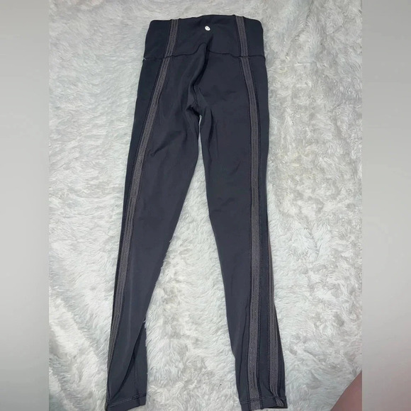 Lululemon size 6 Leggings with mesh detailing down side - Picture 2 of 4